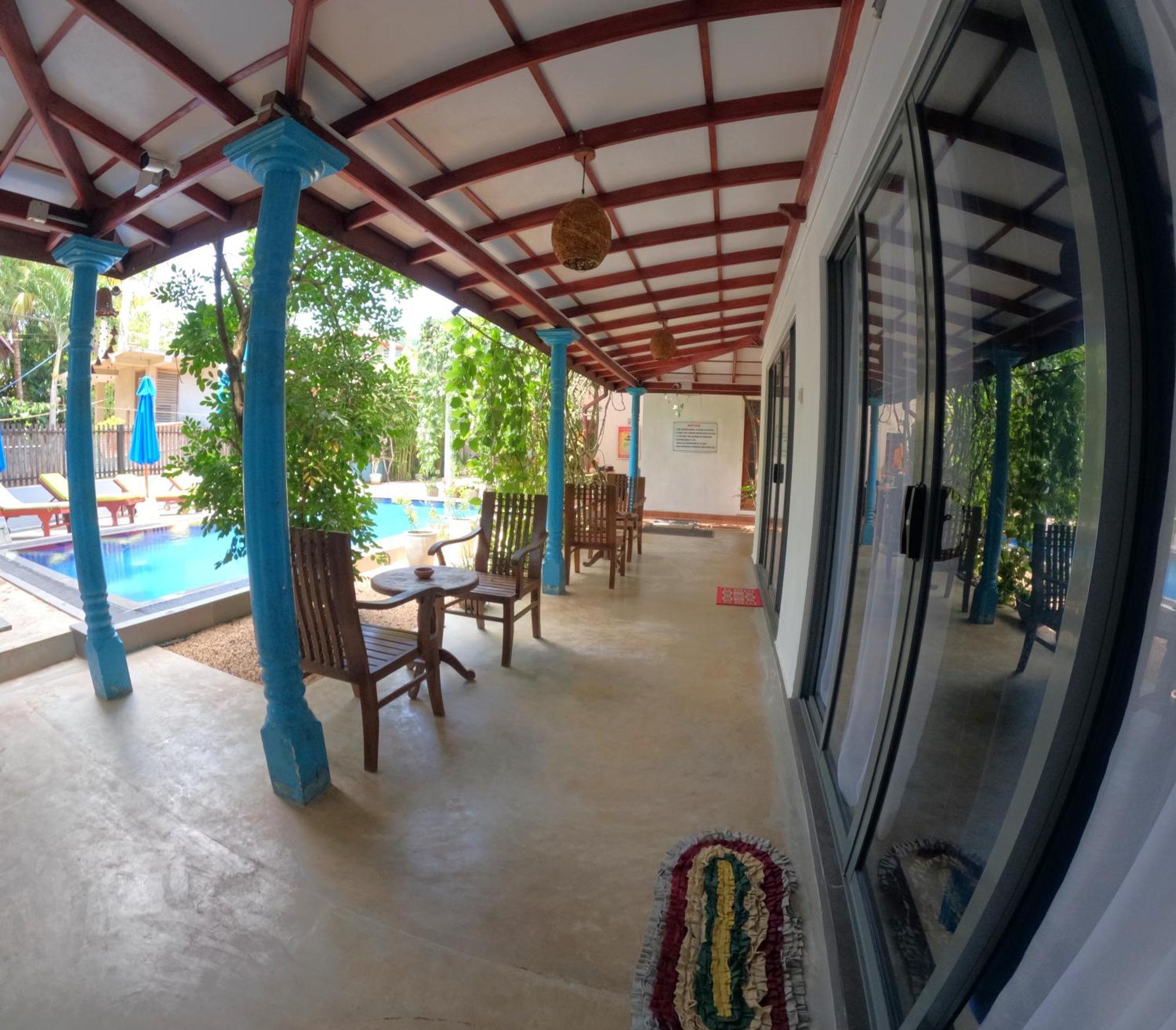 Mirissa Blue Whale Holiday Hotel Exterior photo